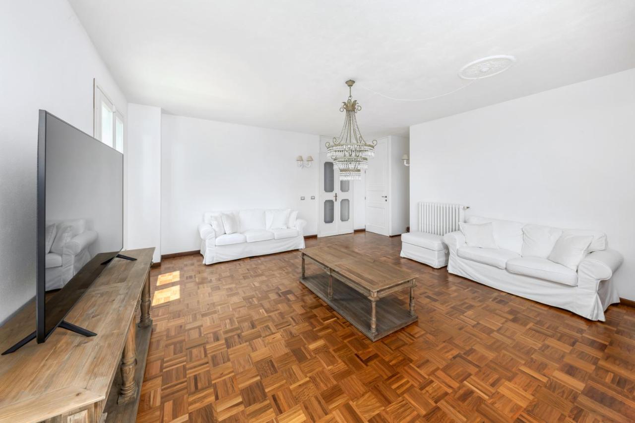Villa Desira By Casa Da Suite Мейна Екстериор снимка
